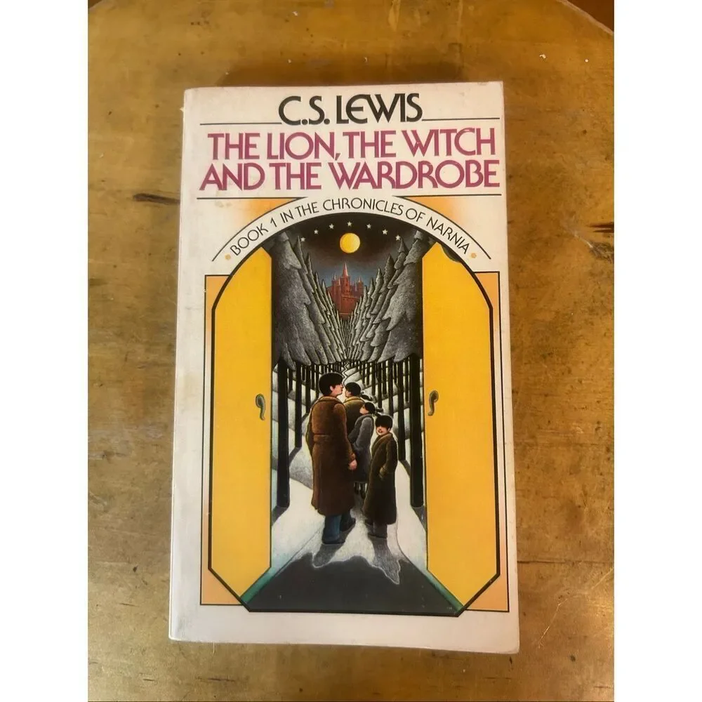 Lion, the Witch and the Wardrobe by C. S. Lewis (1970, Trade Paperback) (5732)